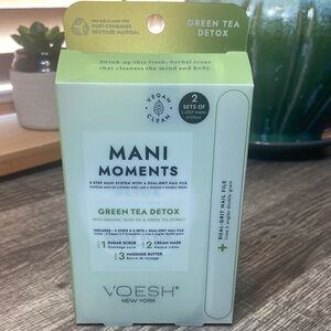 Voesh New York Green Tea Detox Mani Moments Set